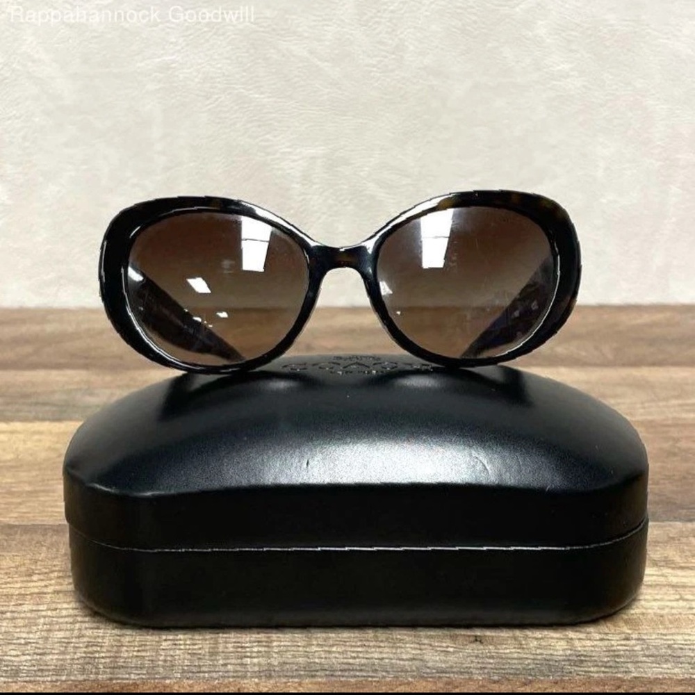 Elegant Black Sunglasses